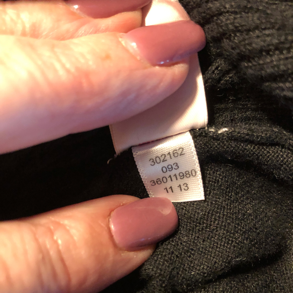 VS Kiss of Cashmere Drop Waist Pleated Knit Dress - Picture 8 of 8